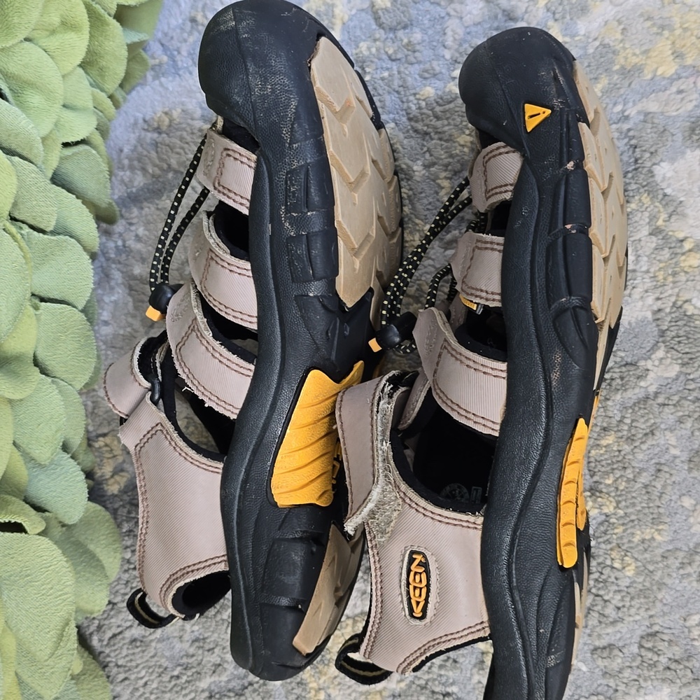 Keen Newport H2 Sandals - YOUTH Size 4 - Picture 5 of 15